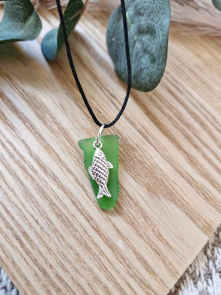Ocean depths - fish seaglass necklace.