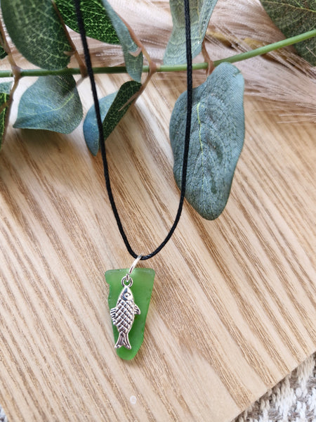 Ocean depths - fish seaglass necklace.