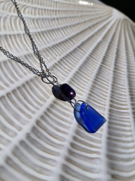 Midnight tide - seaglass necklace
